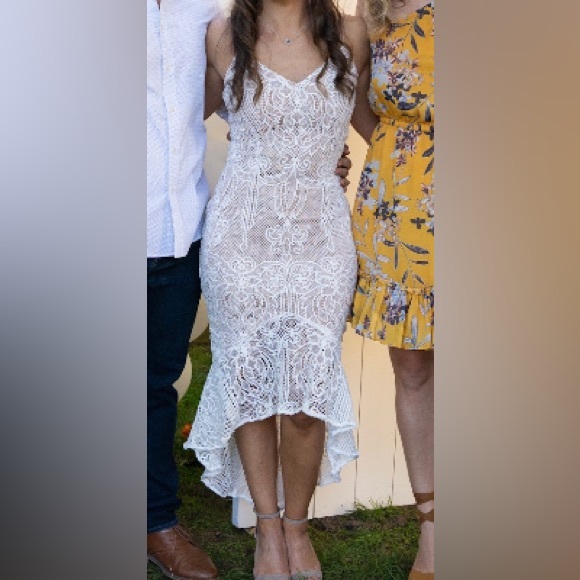 White, trumpet style dress, size small from Windsor - Picture 2 of 7